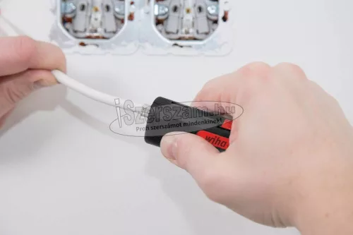 WIHA Csupaszító és szerelőszerszám koaxiális kábelhez F-csatlakozóval 6-8, 125mm 44241