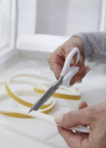 TESA Habanyag tömítő, Tesamoll Standard 6m x 9mm, fehér 1 tekercs 05559-00100-00