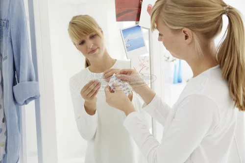 TESA Kétoldalas ragasztó párnák Tack Doublesided Adhesive Pads Big Pack 200db 59401-00000-01