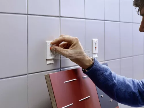 TESA ragasztós köröm állítható Fehér 2db 77767-00000-00