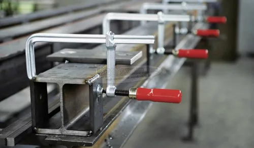 BESSEY GS classiX menetorsós teljesacél szorító minőségi fa markolattal 600/120mm GS60