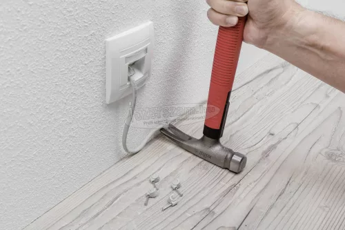 WIHA Villanyszerelő kalapács 300 g-os kalapácsfejjel, 283mm 42071