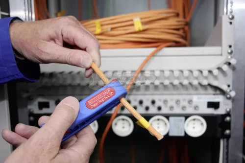 WEICON TOOLS Blankoló fogó, kábelcsupaszoló fogó 4/10mm 0,05/0,5mm Data-Strip No,30 52000030