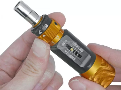 BERNSTEIN Bit készlet 46 részes 1/4" nyomatékcsavarhúzóval 0,05-0,6Nm 4-930