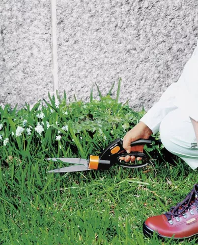 Fiskars Fűszegély nyíró olló 320mm Bypass GS42 113680