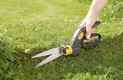 Fiskars Fűszegély nyíró olló 320mm Bypass GS42 113680