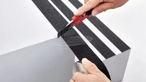 tesa Csúszásmentesítő szalag Professional Fekete 15m x 50mm 1db 60950-00001-00