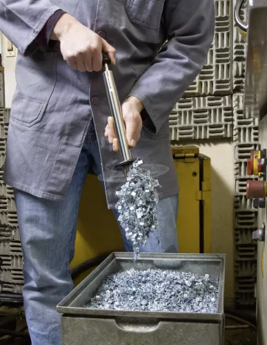 TOOLCRAFT Deaktiválható mágneses pálca csavarok és fémforgács összegyűjtéséhez 815909