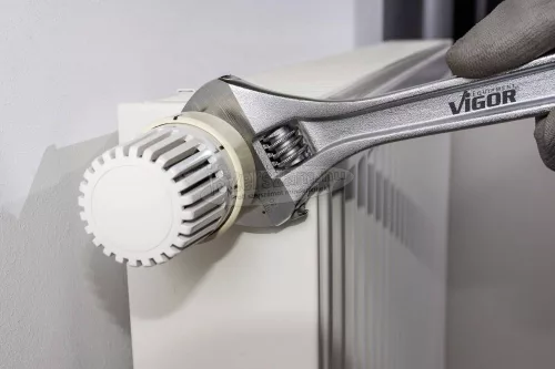 Vigor V6049 V6049 Állítható villáskulcs 33mm V6049