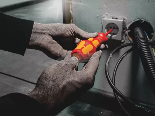 WERA 827 T i Kraftform Turbo Szigetelt csavarhúzó nyél, cserélhető pengés, 9x125mm 05057481001