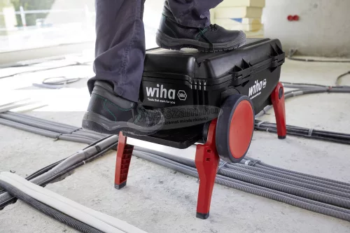 WIHA XXL III Electric villanyszerelő szerszámkoffer 100 részes 1000V VDE szigetelt 44128
