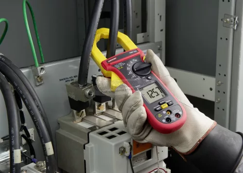 BEHA AMPROBE Lakatfogó digitális CAT III, CAT IV AMP 330-EUR 4560626