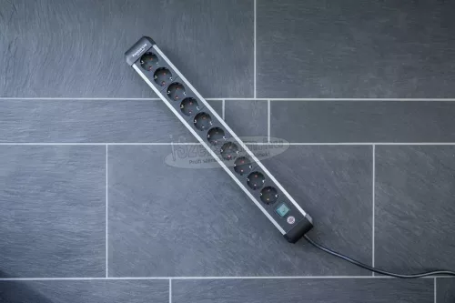 BRENNENSTUHL Elosztó kapcsolóval 10dugalj 3m H05VV-F 3G 1,5 mm² IP20 1391030000