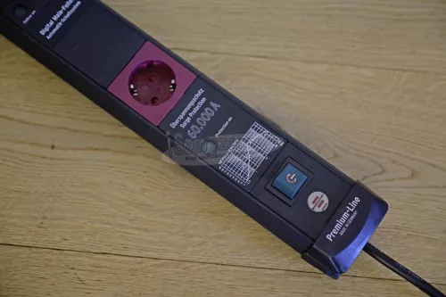 BRENNENSTUHL Túlfeszültség ellen védő elosztó 5dugalj 3m H05VV-F 3G 1,5 mm² IP20 1951150500