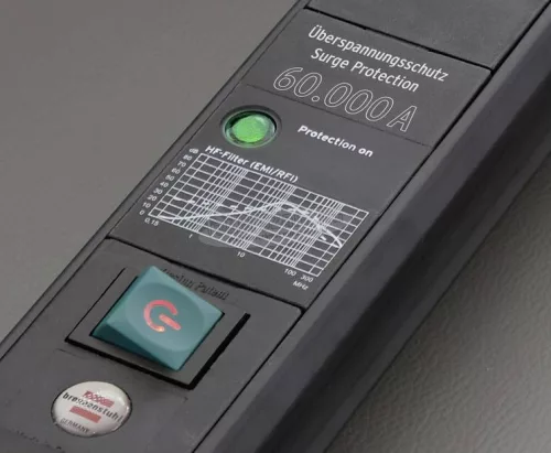 BRENNENSTUHL Túlfeszültség ellen védő elosztó 5dugalj 3m H05VV-F 3G 1,5 mm² IP20 1951150500