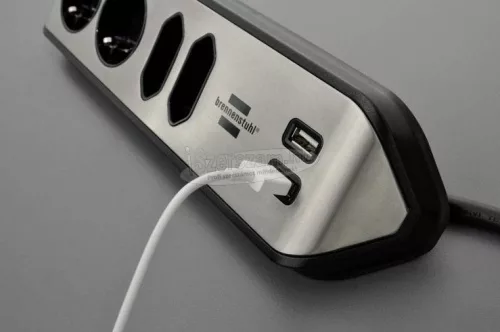 BRENNENSTUHL sarokdugószalag 2 védő érintkező, 2 Euro + 2 USB 2m H05VV-F 3G1,5 IP20 1153590410