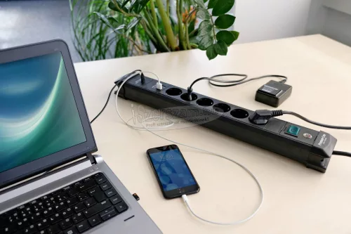 BRENNENSTUHL elosztó Power Delivery USB C 6-os fekete 3m H05VV-F 3G1,5 Premium-Line 1951160607