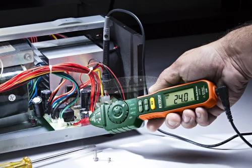 EXTECH digitális multiméter CAT III 600V NCV 200mA 20MΩ 381676A