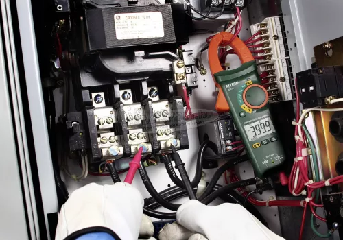 EXTECH Lakatfogó digitális CAT III 600V 400A NCV True RMS MA445
