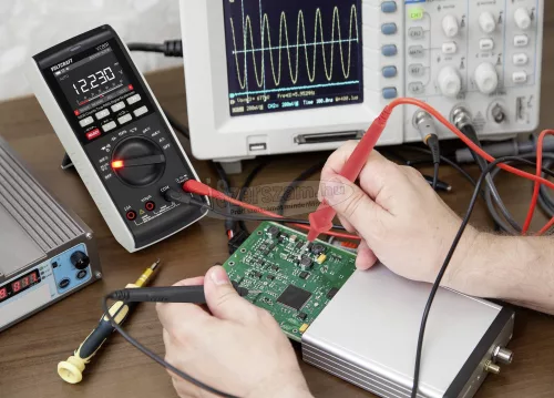 VOLTCRAFT Digitális kézi multiméter CAT III 1000 V, CAT IV 600 V, Voltcraft VC891