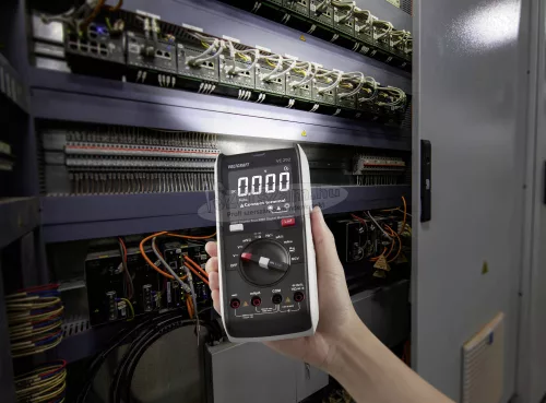 VOLTCRAFT Digitális kézi multiméter CAT III 600 V, 6000 digit, Voltcraft VC292