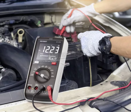 VOLTCRAFT Digitális kézi multiméter CAT III 600 V, 4000 digit, Voltcraft VC252