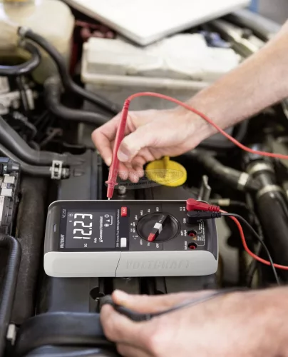 VOLTCRAFT Digitális kézi multiméter CAT III 600 V, 2000 digit, Voltcraft VC232