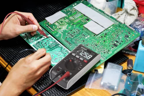 VOLTCRAFT Digitális kézi multiméter CAT III 600 V 4000 digit, Voltcraft VC171