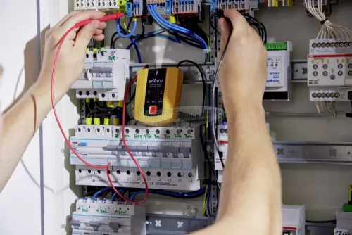 Wiha Folytonosságvizsgáló 400 V AC-ig, CAT II 2x AAA elemmel (45222)