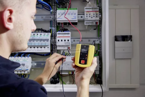 Wiha Folytonosságvizsgáló 400 V AC-ig, CAT II 2x AAA elemmel (45222)